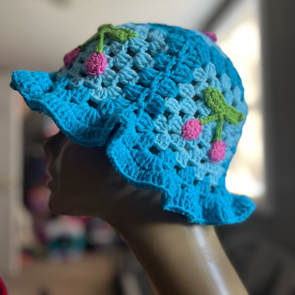 Handmade Knitted/ Crocheted 🧶 Bucket Hat